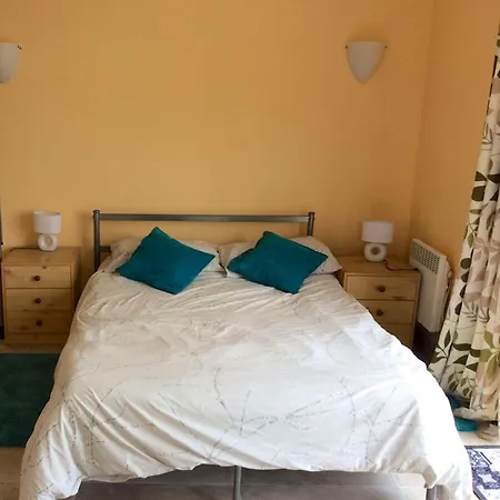 Maison De 3 Chambres Avec Jardin Clos Et Wifi A Bonnet Sur Gironde * Saint-Bonnet-sur-Gironde