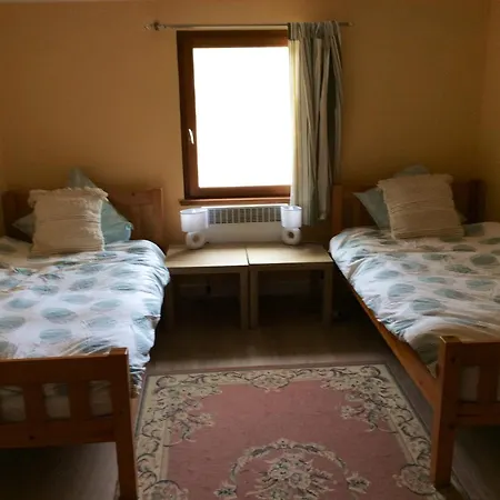 Maison De 3 Chambres Avec Jardin Clos Et Wifi A Bonnet Sur Gironde *